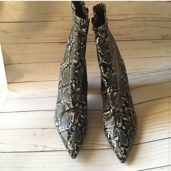 Jeffrey Campbell Grey Black Snake Siren Pointy Toe Bootie Size 9.5 - Picture 2 of 6